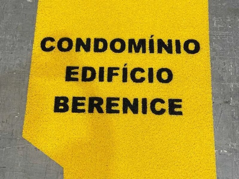 Capa do guia "Confecção de tapetes personalizados" sobre Tapetes personalizados