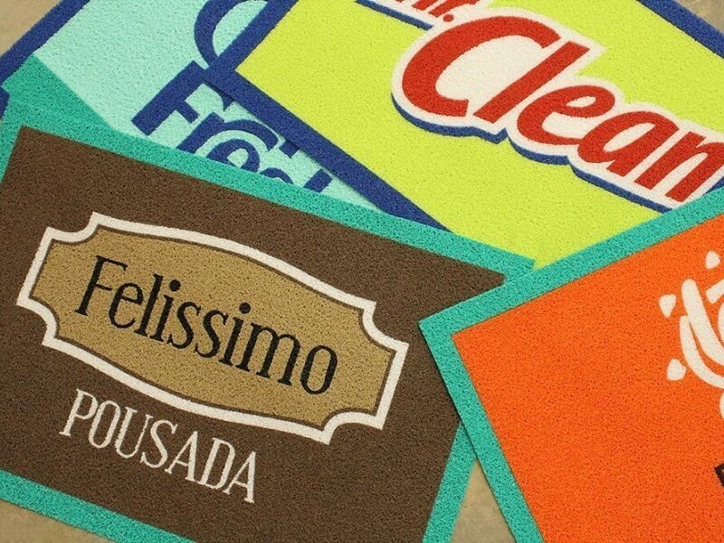 Capa do guia "Loja de tapetes personalizados – Atendemos em todo o Brasil!" sobre Empresas e segmentos