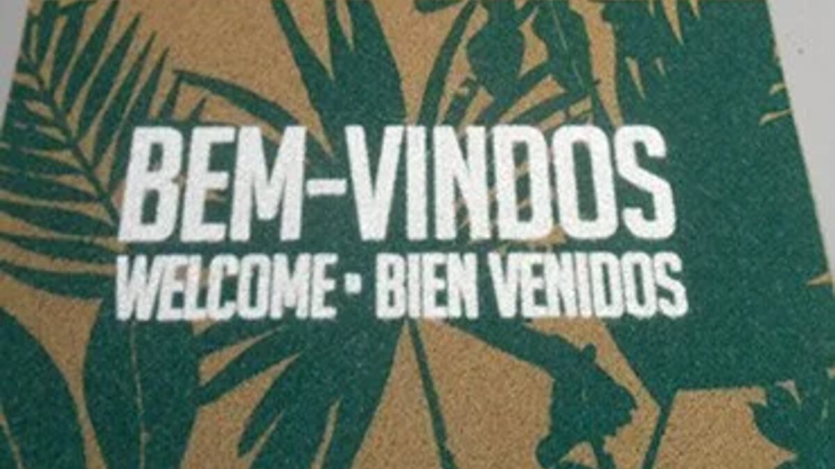 Capa do guia "Os Tapetes fibras de coco" sobre Tapetes personalizados