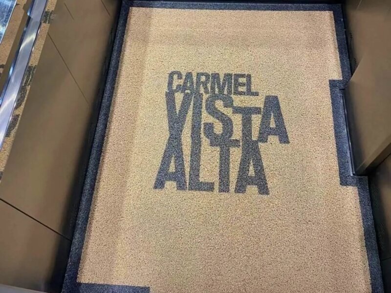 Capa do guia "Tapete para Elevador" sobre Condomínios e elevadores