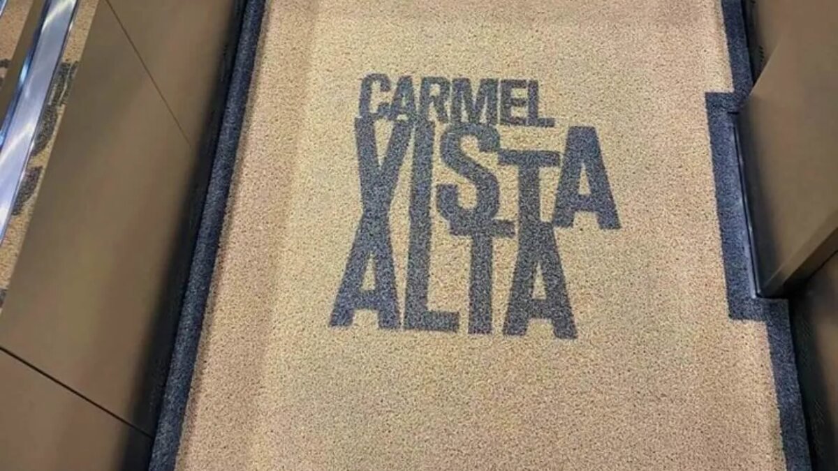 Capa do guia "Tapete para Elevador" sobre Condomínios e elevadores