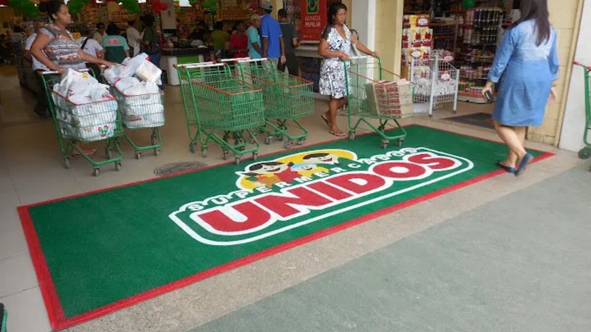 Capa do guia "Tapete personalizado para hipermercado" sobre Tapetes personalizados