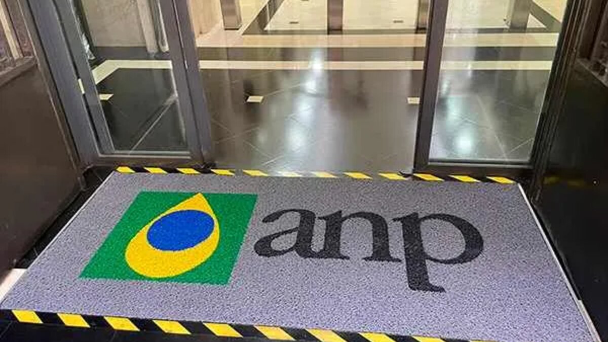 Capa do guia "Tapetes personalizados para órgãos públicos" sobre Tapetes personalizados