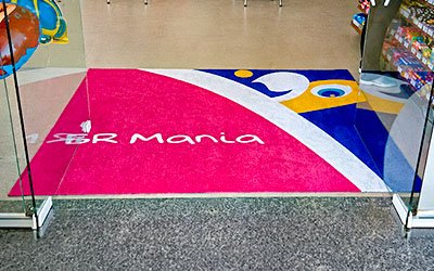 Tapete personalizado com logo para entrada de empresa