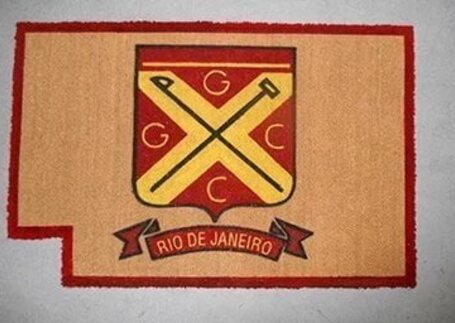 Capacho Personalizado em uso profissional em imagem de referência da Real Tapetes