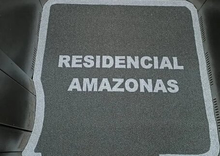 Capachos de Vinil com visão do material em imagem de referência da Real Tapetes