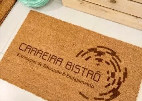 Capachos Emborrachados com acabamento de borda em imagem de referência da Real Tapetes