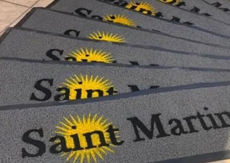 Capachos para Condomínio em ambiente de alto fluxo em imagem de referência da Real Tapetes