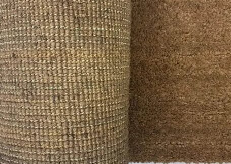 Capacho para Empresa de fibra de coco em ambiente corporativo com fibra trançada em imagem de referência da Real Tapetes