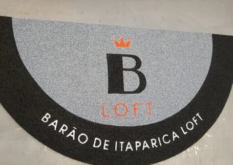 Tapete Personalizado com acabamento de borda em imagem de referência da Real Tapetes