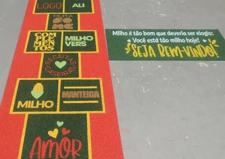 Tapete Personalizado em ambiente de alto fluxo em imagem de referência da Real Tapetes