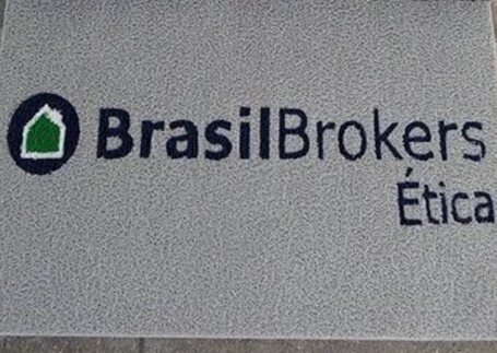 Tapetes 3M com retenção de sujeira em imagem de referência da Real Tapetes
