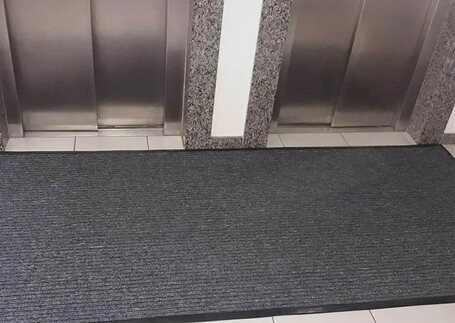 Tapetes Acqua Clean Premium com visão do material em imagem de referência da Real Tapetes