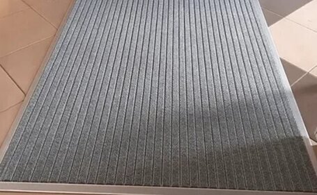 Capa de Tapetes Articulados para Grandes acessos de alto fluxo