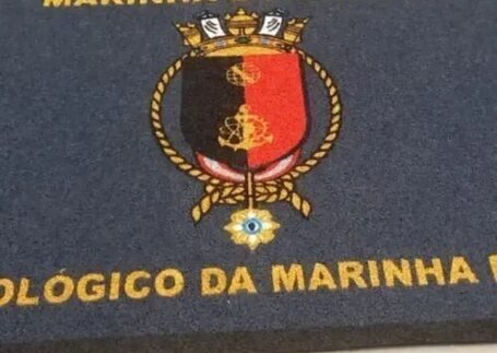 Tapetes com Brasão com identidade visual personalizada em imagem de referência da Real Tapetes