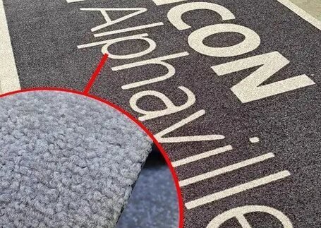 Tapetes de Nylon com detalhe da base em imagem de referência da Real Tapetes
