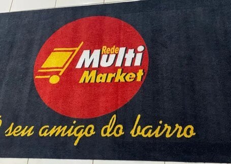 Tapetes de Nylon com textura aparente em imagem de referência da Real Tapetes
