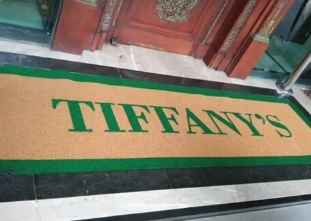Tapetes de Vinil com textura aparente em imagem de referência da Real Tapetes
