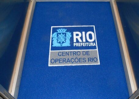 Tapete para Elevador com foco na superfície em imagem de referência da Real Tapetes