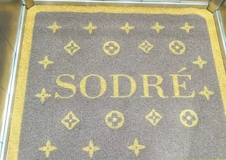 Tapete para Elevador com textura aparente em imagem de referência da Real Tapetes
