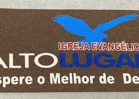 Tapetes para Igrejas com foco na superfície em imagem de referência da Real Tapetes