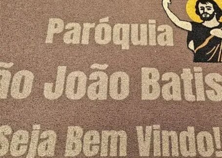 Tapetes para Igrejas sob medida em imagem de referência da Real Tapetes