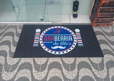 Tapetes para Salão de Beleza e Barbearias com visão do material em imagem de referência da Real Tapetes